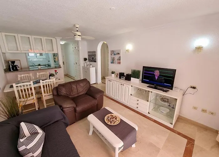 Casa Teide, Ground Floor Parque Santiago 1, Heated Pool, 100 M To Sea And Beach, Wifi Daire Playa de las Américas