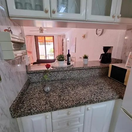 Apartamento Casa Teide, Ground Floor Parque Santiago 1, Heated Pool, 100 M To Sea And Beach, Wifi Playa de las Américas